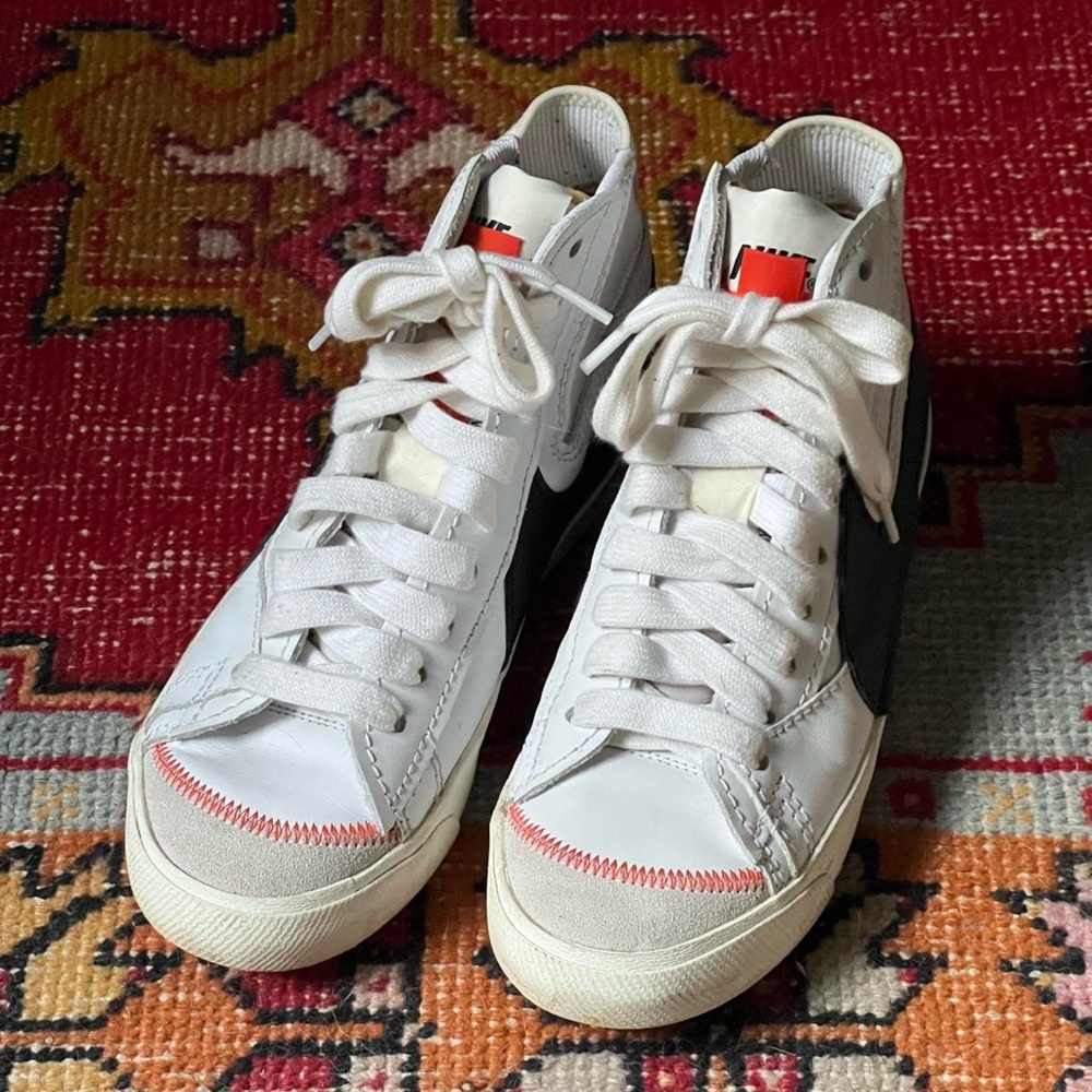 Nike Blazer Mid ‘77 Sneakers - Picture 2 of 5
